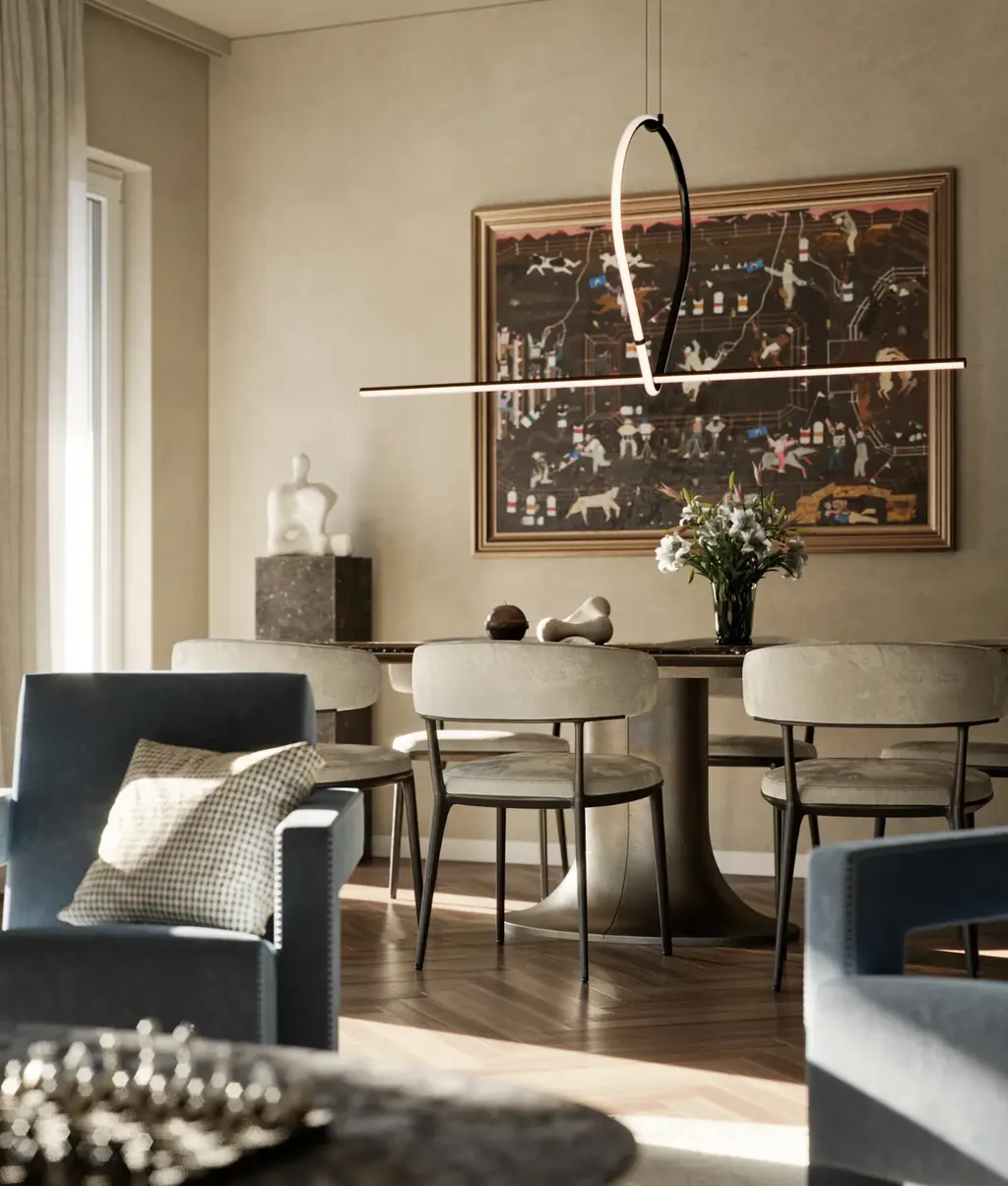 Sala da pranzo con tavolo, sedute imbottite e lampada a sospensione